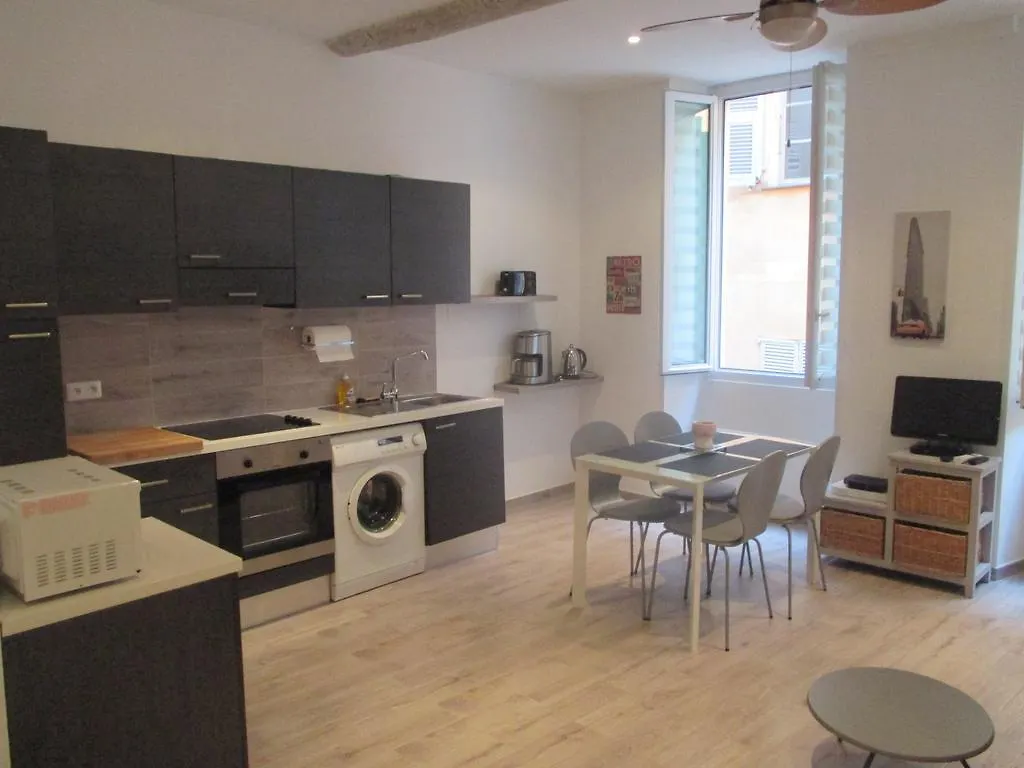 Nice Studio Old Town Sea Side Apartment